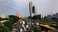 Kemacetan tersebut terjadi di sepanjang ruas Jalan MT Haryono menuju Jalan Gatot Subroto. Hasan Al Habshy/detikFoto.