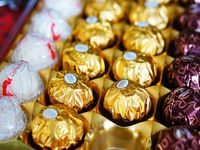 Penyuka Ferrero Rocher, Anda Perlu Tahu 8 Fakta Menarik Cokelat Ini