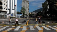 Pemuda bernama Andres Uzcategui tewas dalam aksi protes di kawasan kelas pekerja La Isabelica di negara bagian Carabobo.