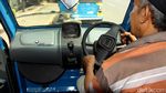 Intip Nyamannya Interior Bajaj Qute