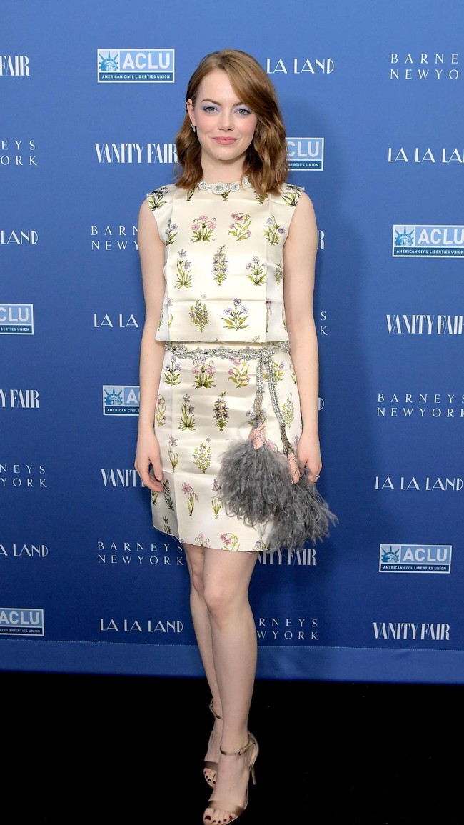 Emma Stone attends Vanity Fair and Barneys New York Private Dinner in Celebration of La La Land at Chateau Marmont on February 22, 2017 in Los Angeles, California.  (Photo by Charley Gallay/Getty Images for Vanity Fair)