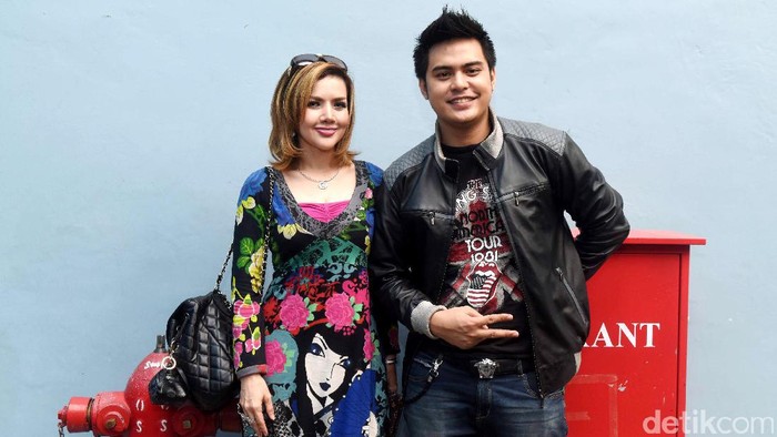 Galih Ginanjar dan istri barunya Barbie Kumalasari. Foto: Noel/detikHOT Galih Ginanjar dan istri barunya Barbie Kumalasari. Foto: Noel/detikHOT