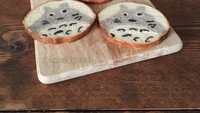 Tokoh kartun ikut menghias roti buatan Konel Bread. Misalnya saja Totoro warna abu-abu. Ia memakai pewarna alami untuk mendesain roti. (Foto: Istimewa)