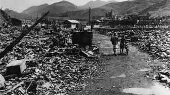 Selain yang meninggal seketika saat bom dijatuhkan, banyak lagi yang tewas karena radiasi. Foto: Getty Images