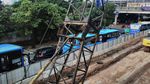 Foto: Jalur Cepat Ditutup, Begini Kemacetan di Kuningan-Mampang