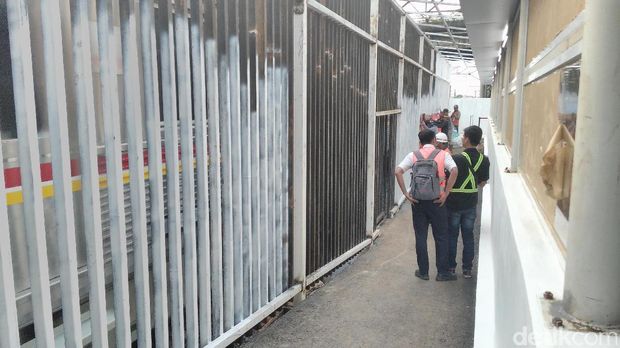 Stasiun Tebet / 