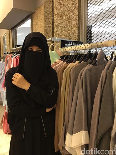 Mengenal Desainer Berniqab Diana Nurliana, Awali Karier Sebagai Pedagang ITC