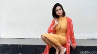 Ia berprofesi sebagai penyanyi dangdut. (Foto: Noel/detikHOT)