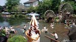 Foto: Lautan Manusia Saat Libur Musim Panas di China