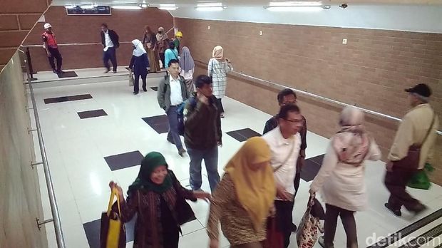 Underpass Stasiun Tebet / 