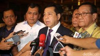 Terkait kasus hukum yang kini menjeratnya, Novanto mengaku mempercayakan sepenuhnya pada proses hukum yang berlaku.