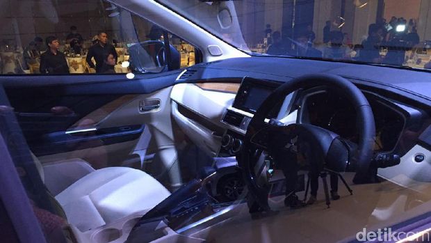 Small MPV Mitsubishi Punya Kabin Luas