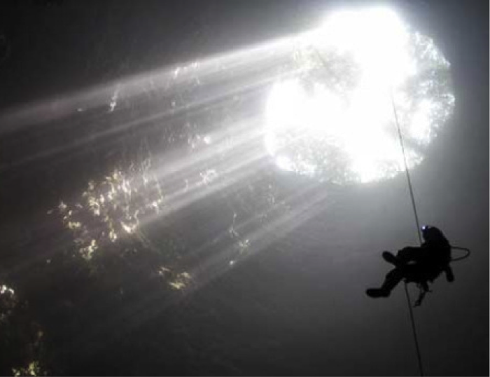 Wisatawan Mancanegara Rela Antre Demi Jajal Pesona Gua Jomblang