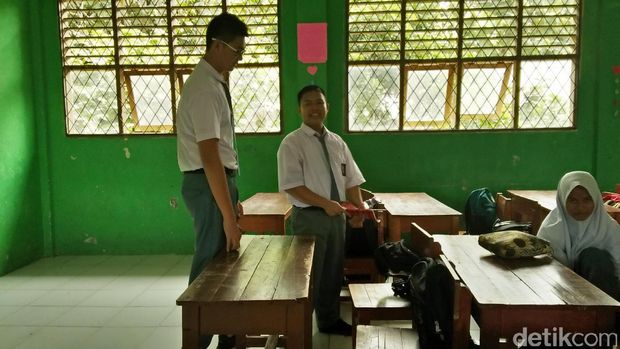Ini Renard Anak SMA 18 Tangerang yang Tingginya Hampir 2 Meter