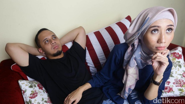 Suami Memuji Perempuan Lain, Wajarkah Kalau Istri Cemburu? (Foto: Hasan Al Habsy) Suami Memuji Perempuan Lain, Wajarkah Kalau Istri Cemburu? (Foto: Hasan Al Habsy)