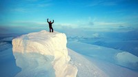 Foto: Terdapat dua maskapai yang menawarkan penerbangan Oslo-Svalbard, yakni Norwegian Air dan SAS SAS (Scandinavian Air System). Waktu tempuhnya sekitar 3 jam, yang setiap hari memiliki penerbangan dengan rute tersebut (Bas van Oort/BBC Travel)