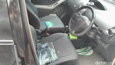 Kaca Pecah, Ini Penampakan Mobil Petinggi Muhammadiyah yang Dirusak