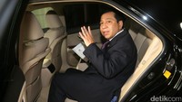 Novanto biasanya naik mobil dinas Lexus LS450 berpelat RI 6.  (Foto: Agung Pambudhy)