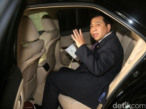 Misteri Tamu yang Jemput Setya Novanto Sebelum KPK Datang