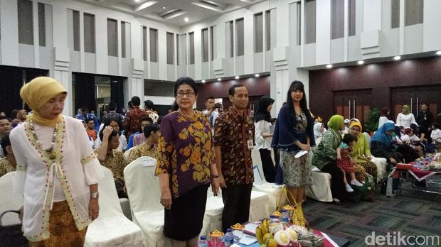 Menkes Nila F Moeloek di acara Hari Anak Nasional ke-32.