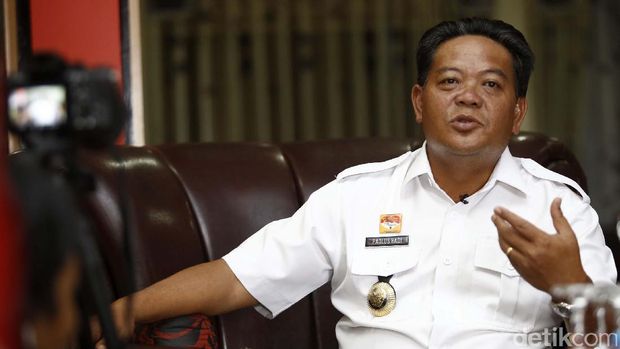 Bupati Sanggau Paolus Hadi