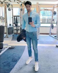 Terungkap, Rahasia Awet Muda Pria Tampan Viral yang Ternyata Sudah 52 Tahun