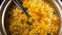 Mie instan Jepang terkenal akan kelezatannya. Ramen ini juga bisa dibeli di situs Amazon.