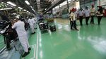 Melihat Perakitan Motor Honda di Sunter