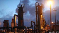 PLTP Dieng unit 1 menghasilkan 60 megawatt listrik.