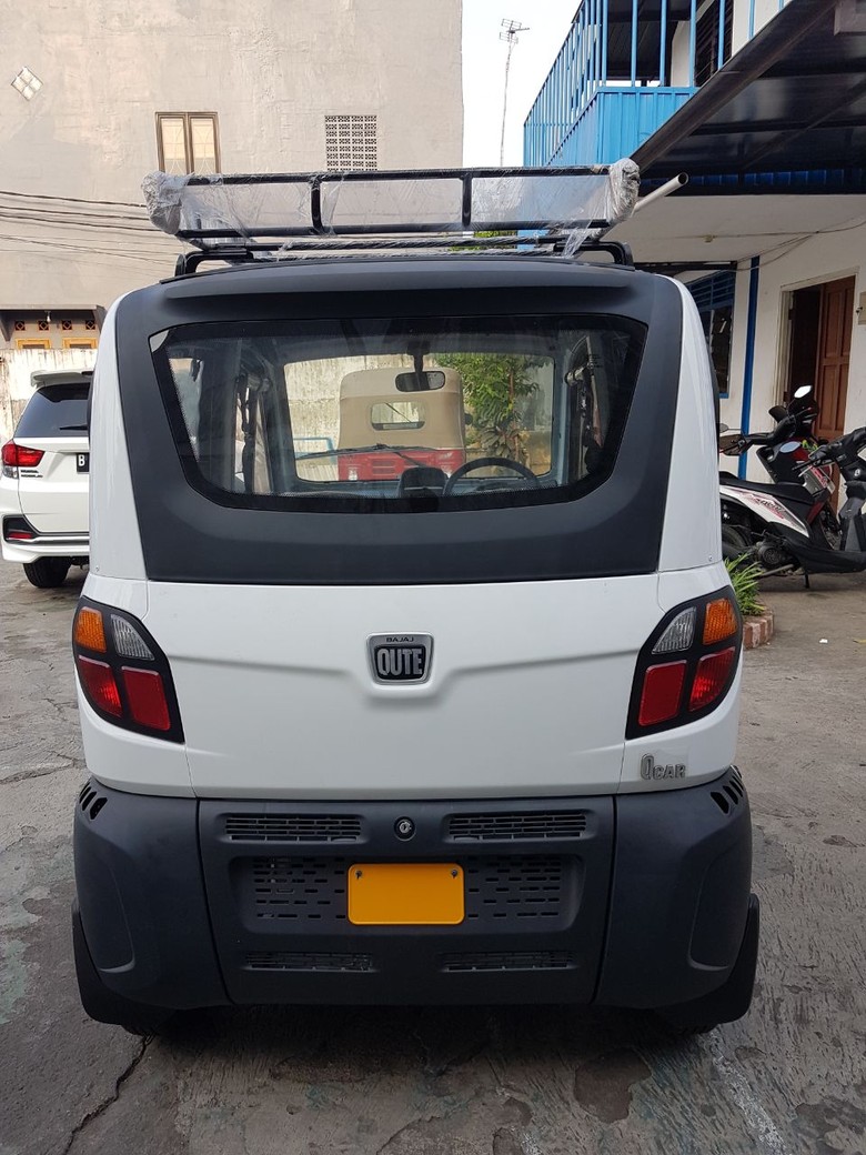 Bajaj Roda 4 Siapkan Sistem Pembayaran Non-tunai Bajaj Roda 4 Siapkan Sistem Pembayaran Non-tunai