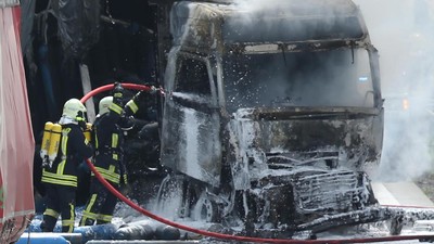 Truk Terbakar dan Akibatkan Kemacetan
