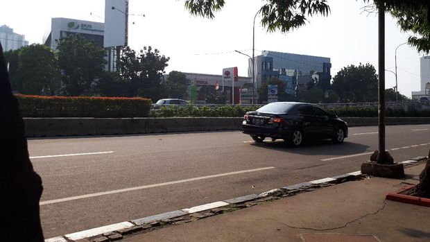 Ini Lokasi Pemobil Dipaksa Mundur oleh TransJ di Salemba