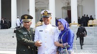 Raut wajah bangga juga terlihat dari para orang tua yang anaknya dilantik menjadi perwira remaja TNI-Polri.