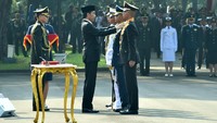 Mereka yang dilantik kemudian menjadi perwira TNI dan Polri. Pool/Puspen TNI.
