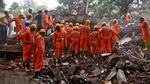 8 Orang Tewas Akibat Bangunan Ambruk di India