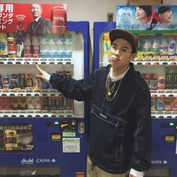 P.O Block B Ditabrak saat Nyebrang Jalan di Pulau Jeju