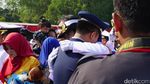 Haru Bangga Lulusan Akademi TNI-Polri Bersama Keluarga di Istana