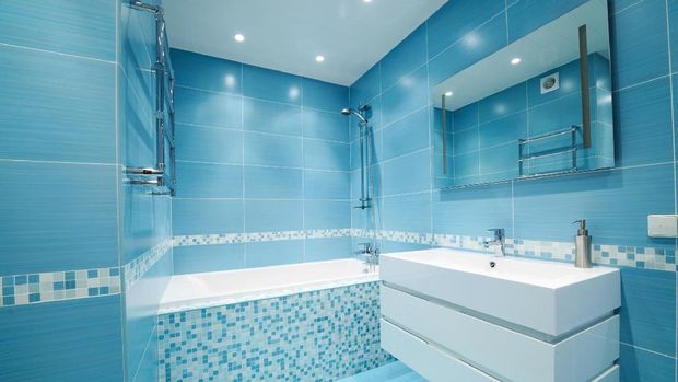 rumah bercat biru