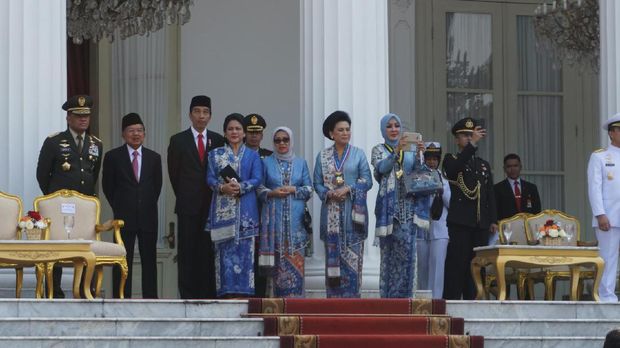 Pelantikan Calon Perwira Remaja (Capaja) TNI dan Polri digelar di Istana.