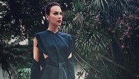 Di tanah air ada Sophia Latjuba yang tak kalah cantik. (Dok. Instagram/sophia_latjuba88)