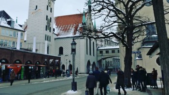 Pemandangan kota Munich yang keren dalam rekaman kamera Carl. Foto: Instagram