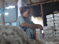 Polemik Impor Garam Industri hingga Jokowi Cabut Kewenangan Susi