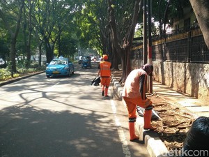 Bantah Ketua DPRD DKI, Pasukan Oranye di Menteng: Kita Tidak Malas