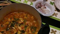 Kalau mau bikin makanan seperti restoran India, Amazon punya butter chicken curry paste yang bisa dicoba. Tinggal tambahkan mentega dan air.