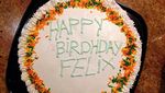 Waduh! Tulisan Kue Ulang Tahun Ini Ketahuan Typo Saat Sudah Jadi