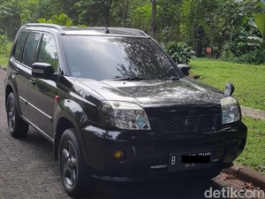 Nissan X-Trail 2006 Black Phantom
