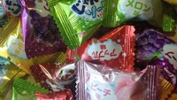 Jepang juga punya permen soda. Ada rasa apel, peach, melon dan lainnya.