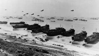 Pasukan Sekutu sempat tercerai berai dan banyak jatuh korban ketika mendarat di Perancis. Foto: Getty Images