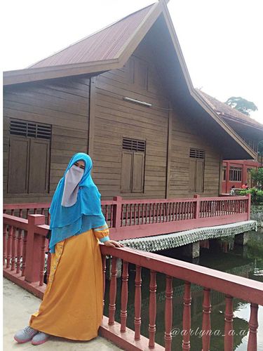 Foto: Ini Arlyna, Atlet Taekwondo Berniqab dari Bekasi