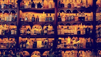 Terlihat kalau Carl Pei yang usianya masih 28 tahun ini kesehariannya suka keliling dunia. Foto: Instagram